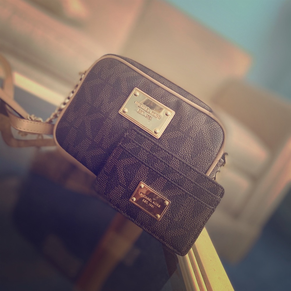 ✨MICHAEL KORS CROSSBODY WITH MATCHING CARD CASE✨